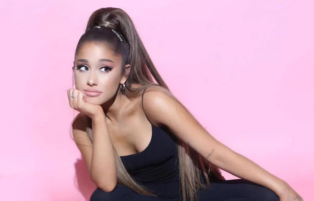 Ariana Grande chirurgie : transformation époustouflante