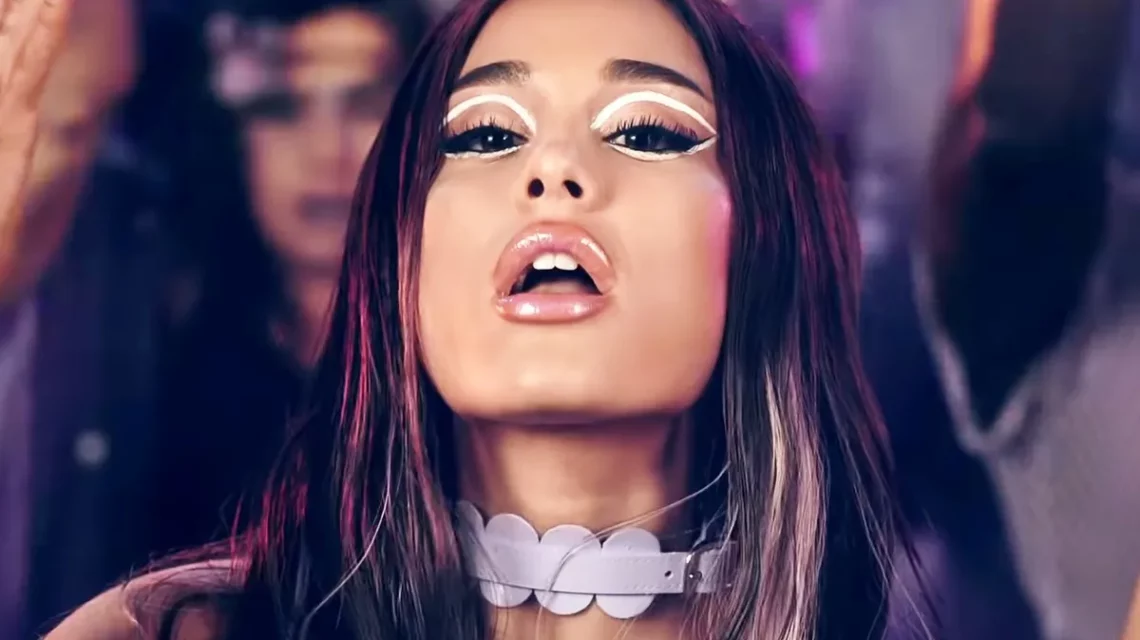 ariana-grande-avant-et-apres-chirurgie-esthetique