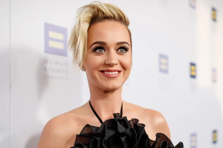 Katy Perry avant/après la chirurgie esthétique